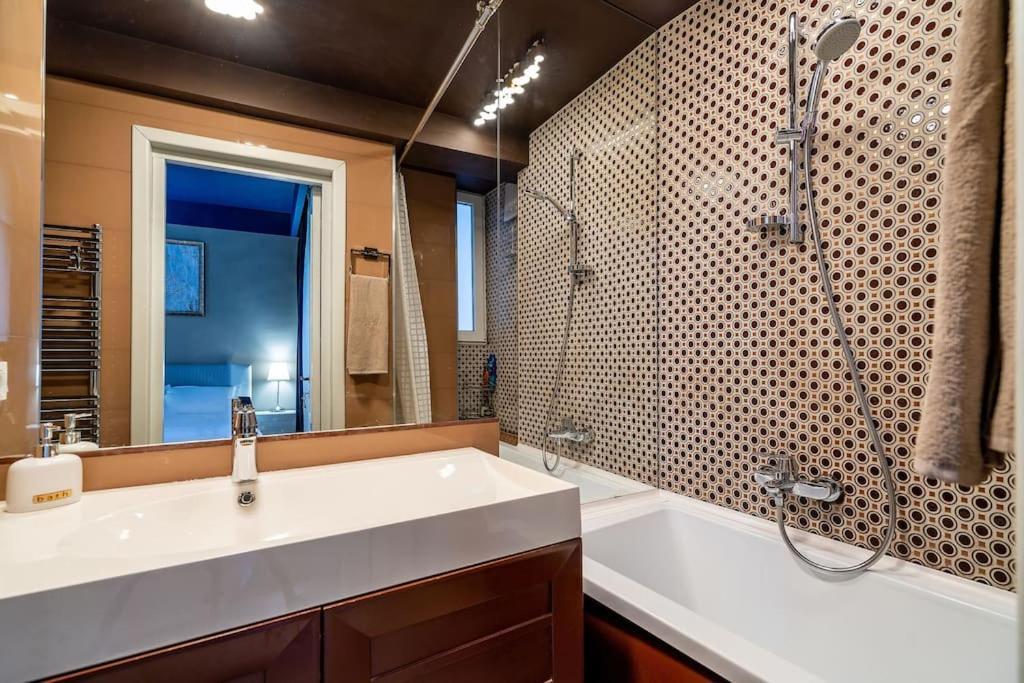 Modern - Central Apartment Букурещ Екстериор снимка