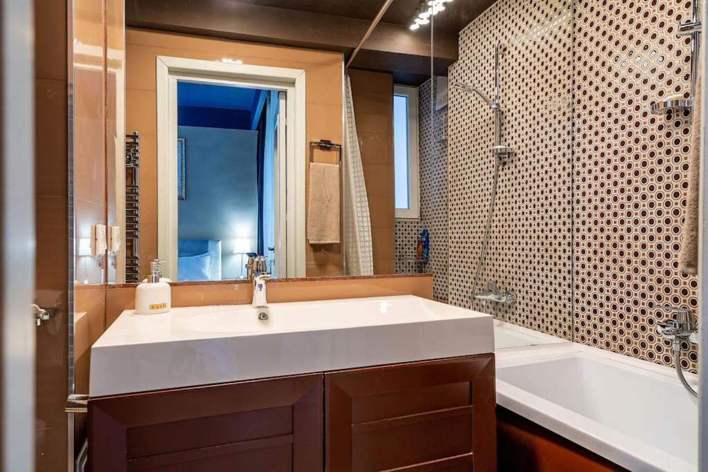 Modern - Central Apartment Букурещ Екстериор снимка